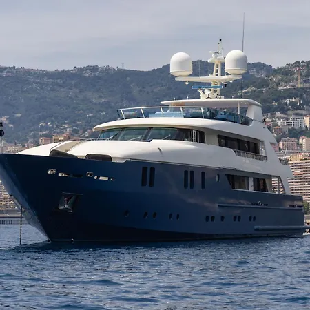 Yacht Irama Cannes Hotel